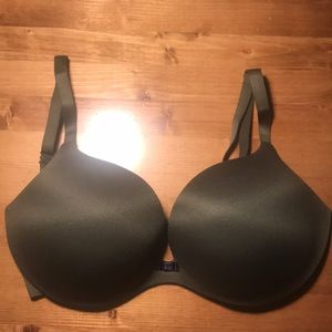 Victoria’s Secret Plunge Bra 36DD